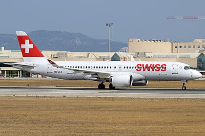 Airbus A220-300 — HB-JCA