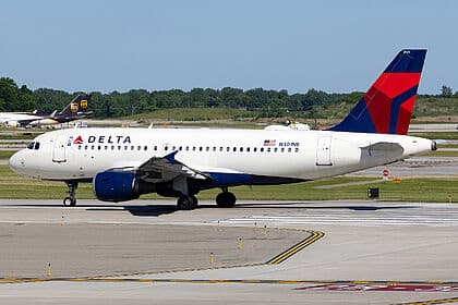 Airbus A319 — N301NB