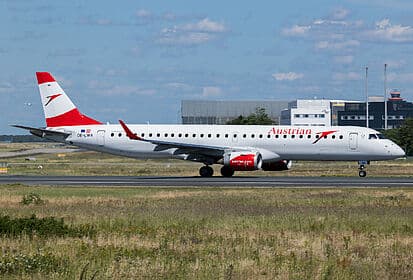 Embraer E195 — OE-LWA