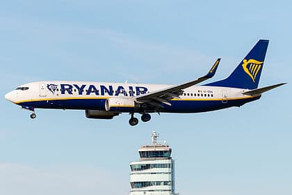 Boeing 737-800 — EI-EBA