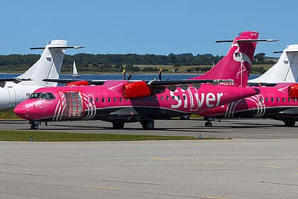 ATR 42 — N402SV