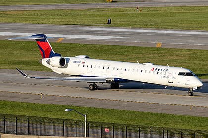 Bombardier CRJ900 — N800SK