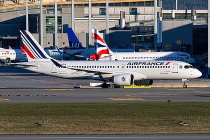 Airbus A220-300 — F-HZUA