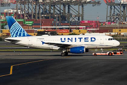Airbus A319 — N801UA