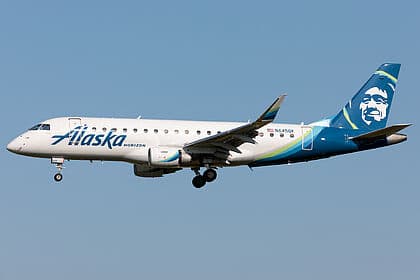 Embraer E175 — N645QX