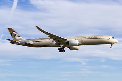 Airbus A350-1000 — A6-XWA