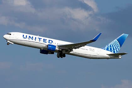Boeing 767-300ER — N641UA