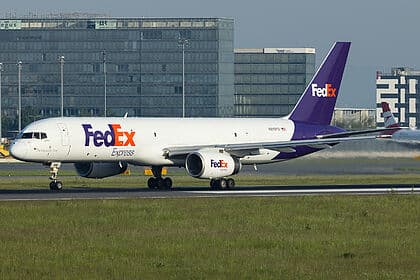 Boeing 757-200 — N910FD