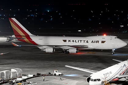 Boeing 747-400 — N700CK