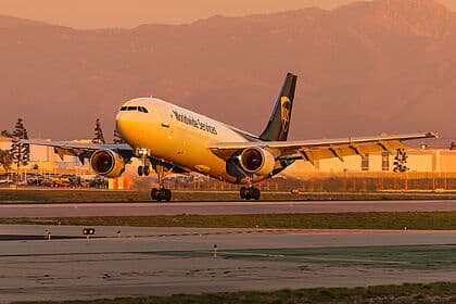 Airbus A300-600 — N120UP