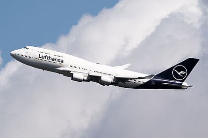 Boeing 747-400 — D-ABVM