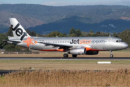 Airbus A320 — VH-VQA