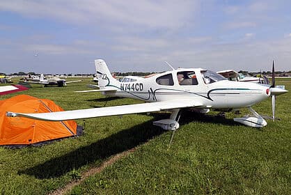 Cirrus SR22 — N744CD