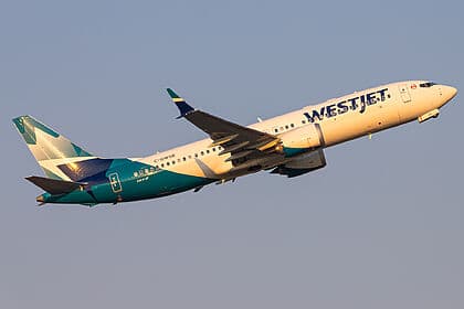 Boeing 737-700 — C-GWSB